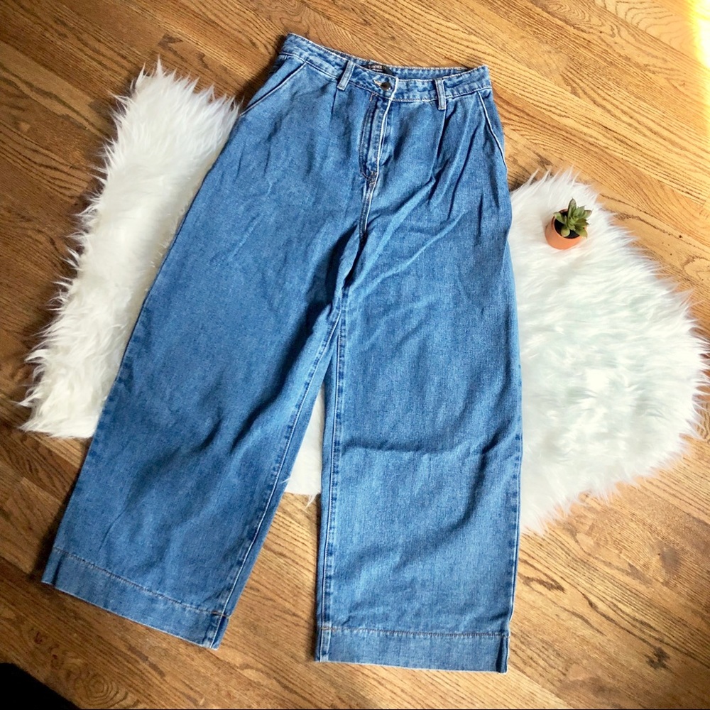 Wide-leg high waisted jeans 👖